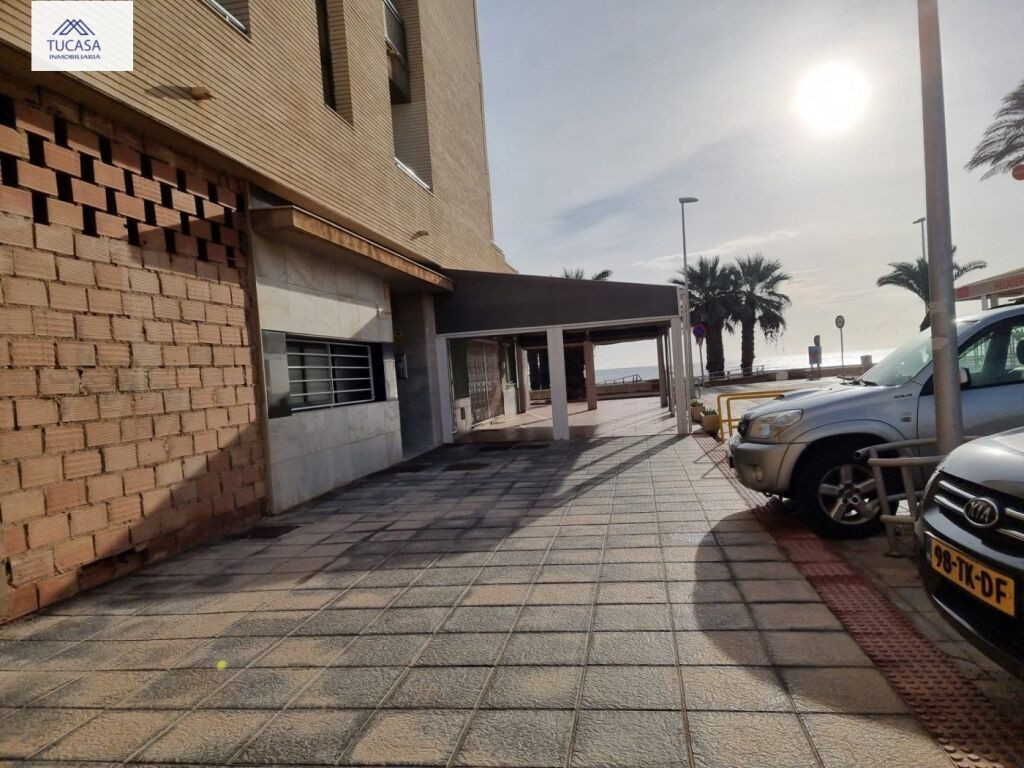 Foto local comercial en alquiler en roquetas de mar almería
