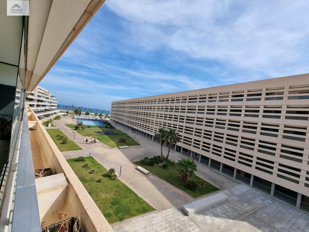 ¡Vive en el Paraíso! Espectacular Piso con Vistas al Mar ?