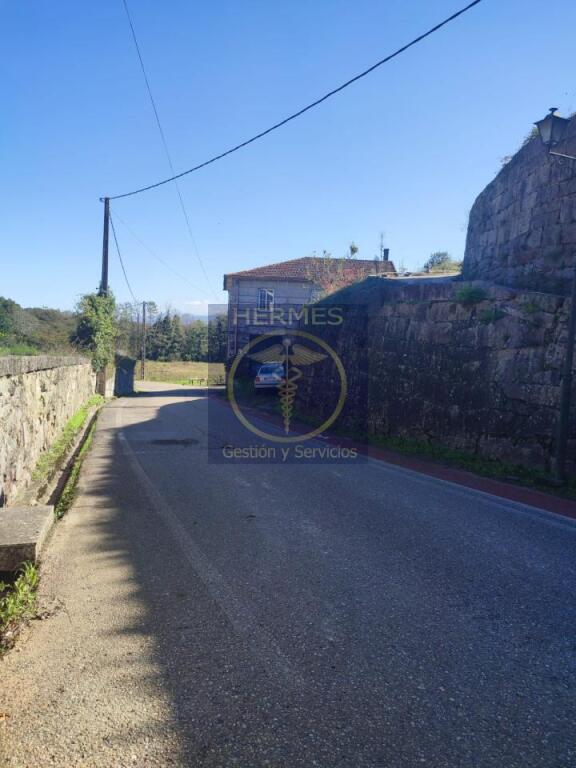 casa en venta en tui, tu decides!!  si  hogar o negocio turistico. foto grande (2)