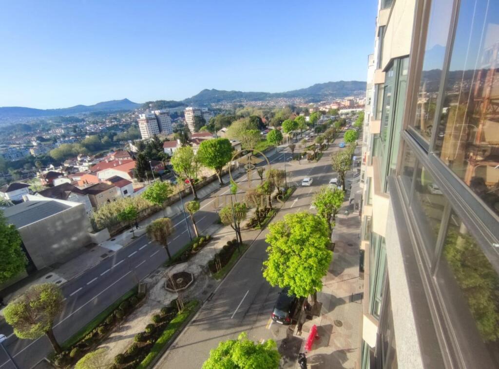 Foto piso de 115 m2 en venta gran vía vigo.