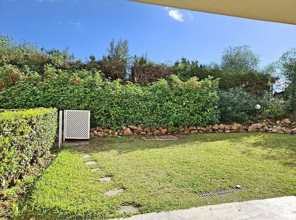 Oportunidad de INVERSION!! PISO a ESTRENAR, gran JARDÍN, frente al MAR! con servicios de RESORT!!!