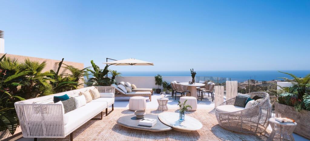 ÁTICO DUPLEX con VISTAS AL MAR, 3 dorm, amplia terraza y SOLARIUM. en  BENALMÁDENA