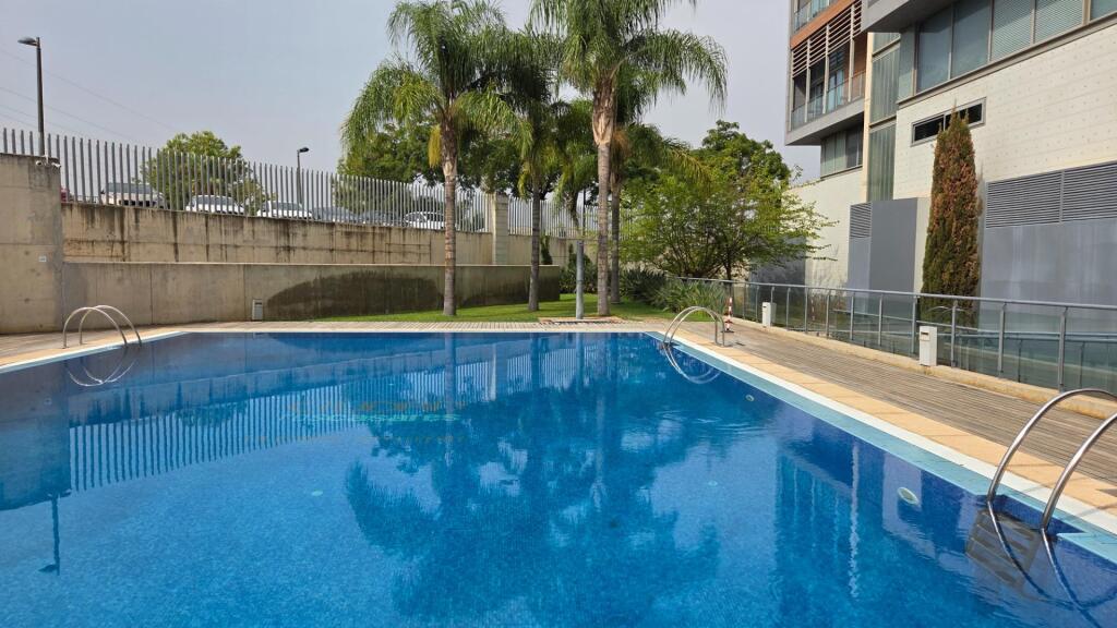 Exclusivo Loft Lateral en el Parque Empresarial Ros Casares