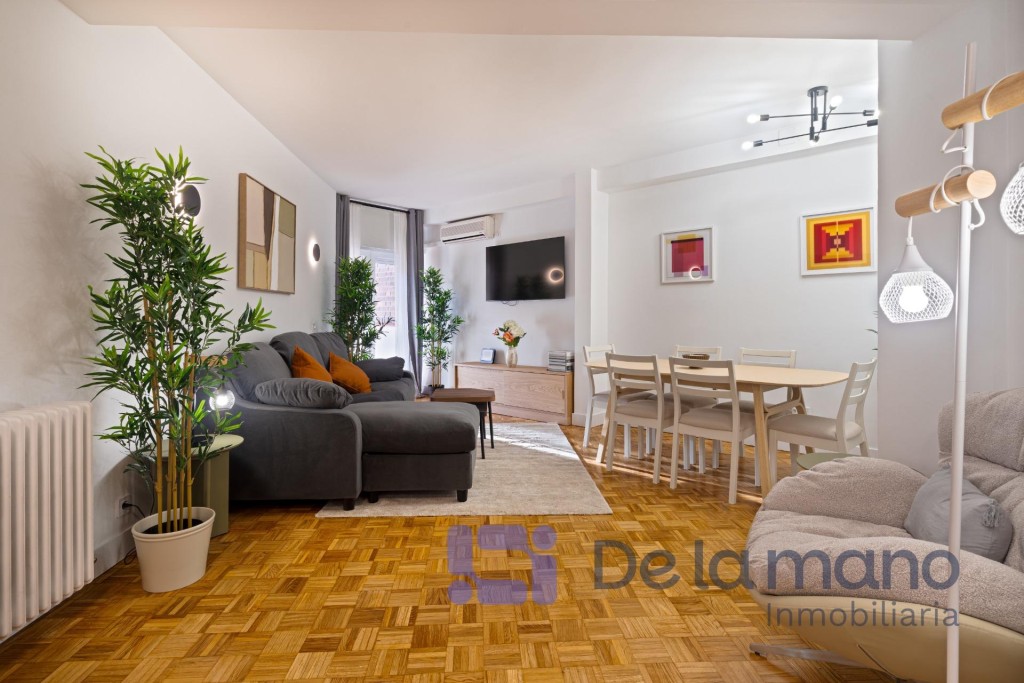 ÁTICO CON TERRAZA RECIÉN REFORMADO Y EQUIPADO A ESTRENAR