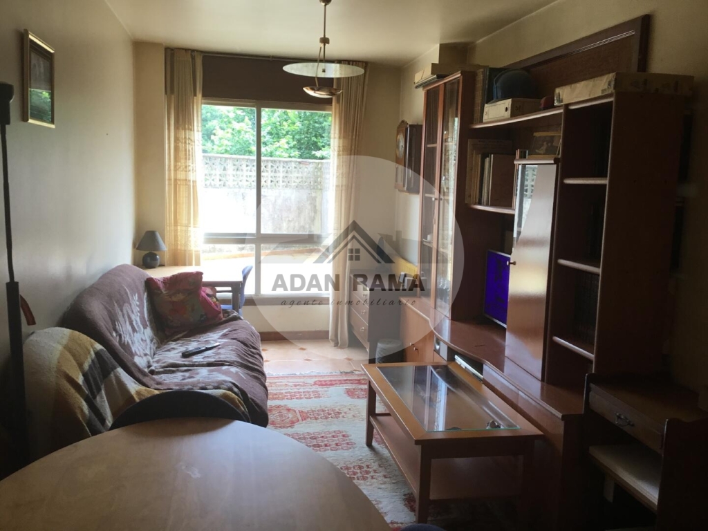 Venta de piso en Pontevedra, de 63m2 con 1 dormitorio y 1 baño, trastero