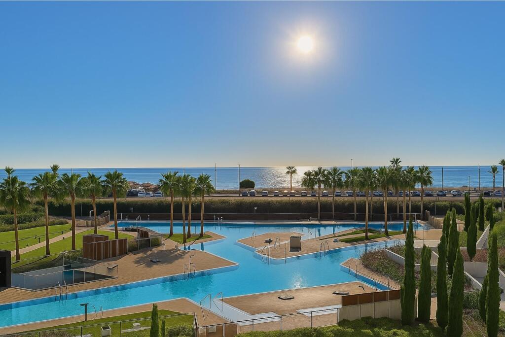 Apartamento de lujo frente al Mar Mediterráneo – 3 dormitorios, 3 baños