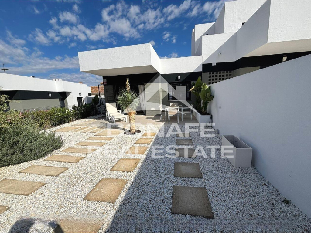 Una joya de diseño en el corazón de Busot – Vive la Tranquilidad con Clase