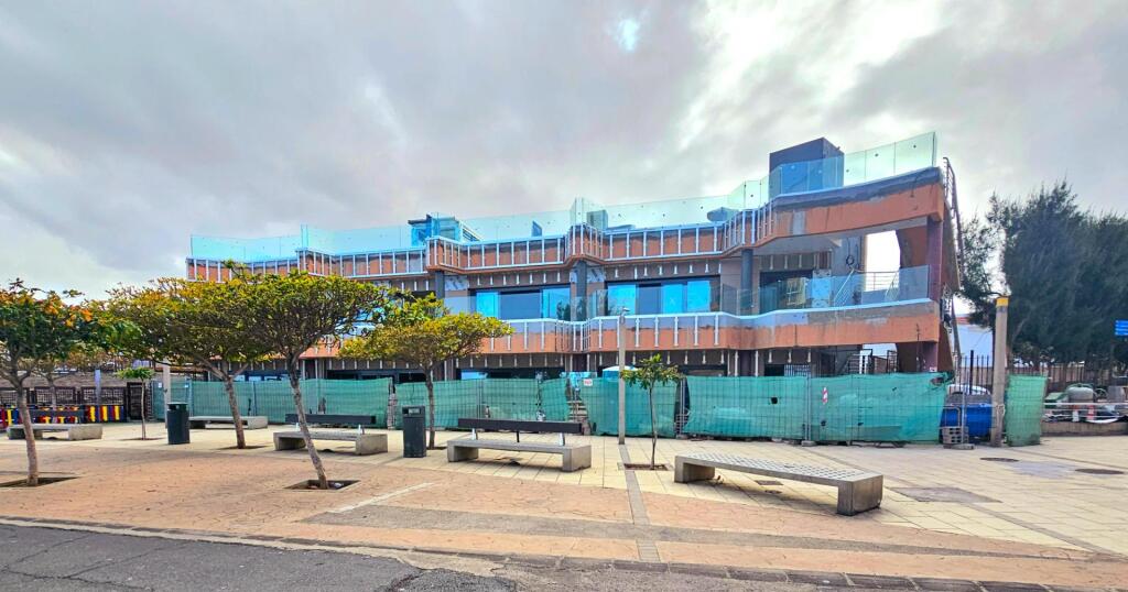 SE ALQUILA LOCAL COMERCIAL EN C.C. EN LA MISMA PLAYA DE LA GARITA, TELDE, ISLAS CANARIAS, ESPAÑA