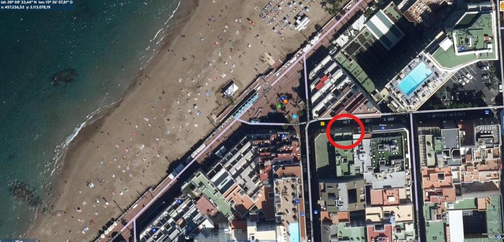 LOCAL COMERCIAL ADAPTADO COMO 2 VIVIENDAS, PLAYA DE LAS CANTERAS, ISLAS CANARIAS, ESPAÑA