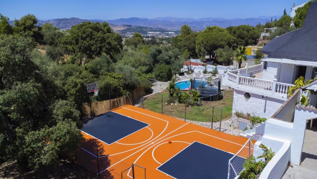 ESPECTACULAR VILLA FAMILIAR EN PINOS DE ALHAURÍN: CONFORT, PRIVACIDAD Y VISTAS