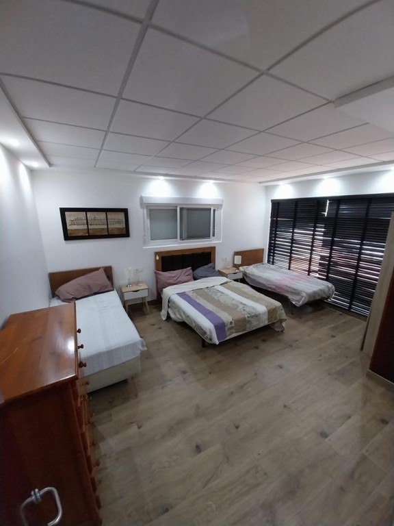 MAGNÍFICO LOCAL CONVERTIDO EN VIVIENDA