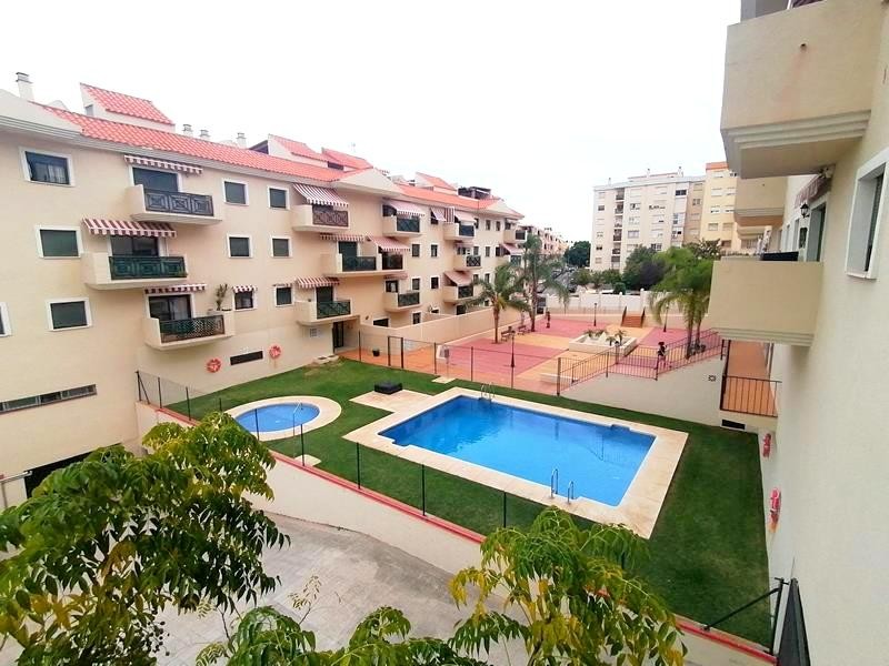 OPORTUNIDAD: PISO EN LA MEJOR ZONA DE ESTEPONA EN ALQUILER. ¡VISITELO!