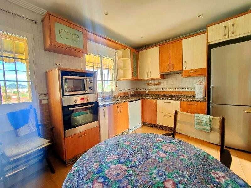 ESPECTACULAR CHALET ADOSADO CON PISCINA PRIVADA, ¡TIENES QUE VERLO!