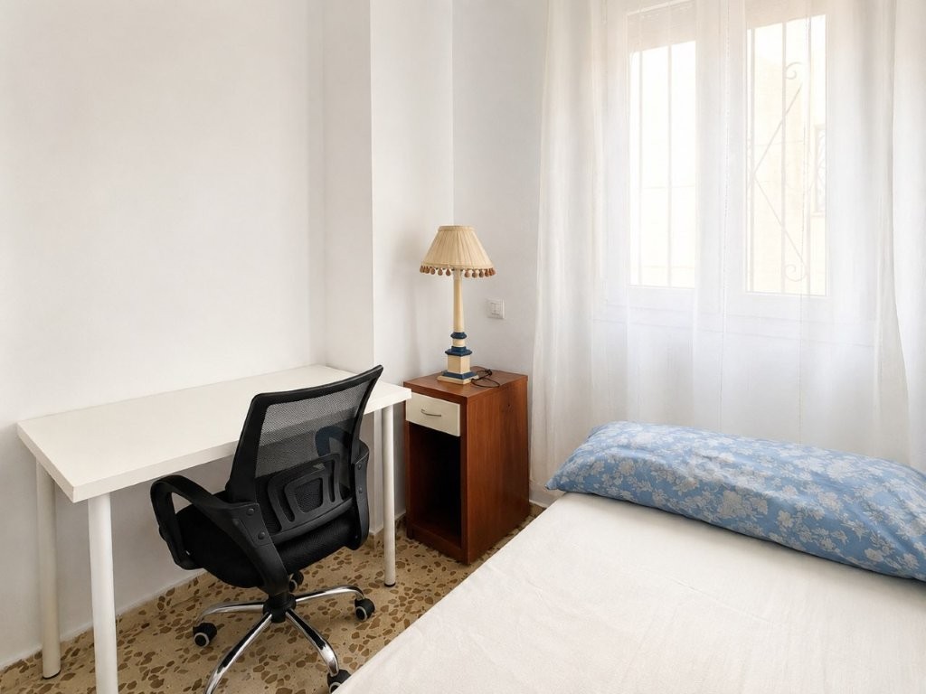 ALQUILER PARA ESTUDIANTES  EN MALAGA. LOCALIZACION INMEJORAB - foto 4