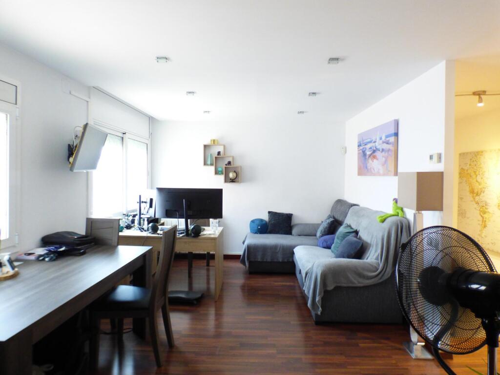 Vitrinas frio  de segunda mano - MARAVILLOSO DUPLEX INVERTIDO EN VENTA EN BADALONA CON 3 HABITACIONES