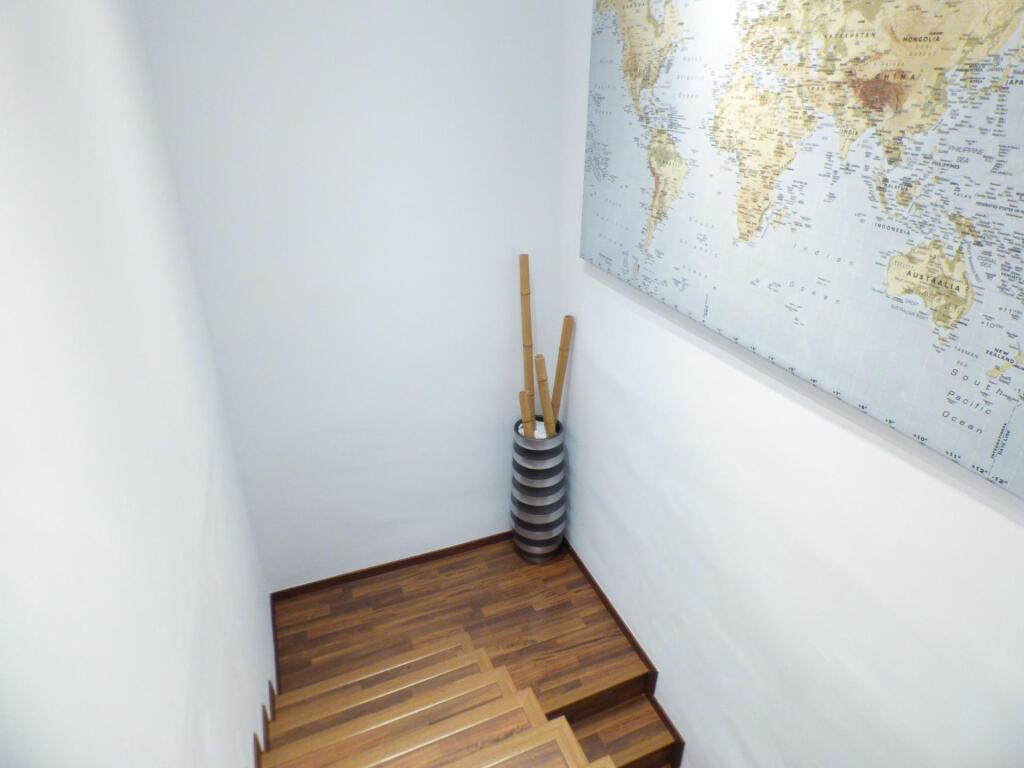maravilloso duplex invertido en venta en badalona con 3 habitaciones foto grande (3)