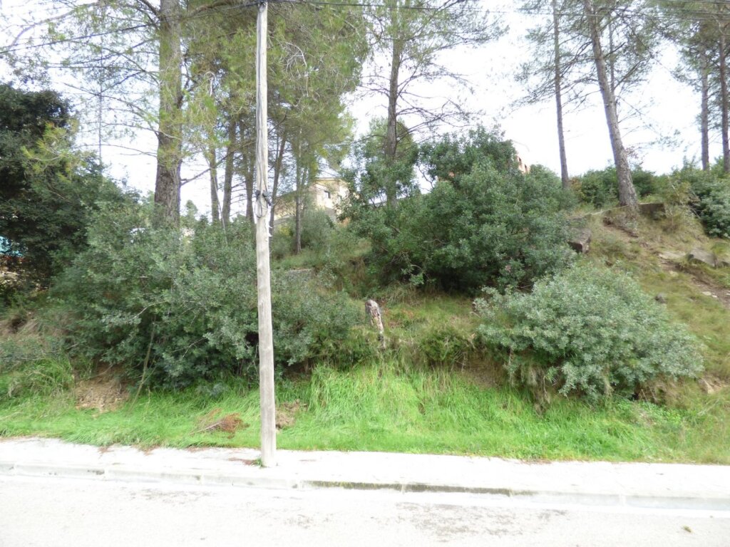 Foto terreno urbanizable con impresionantes vistas en castellgalí