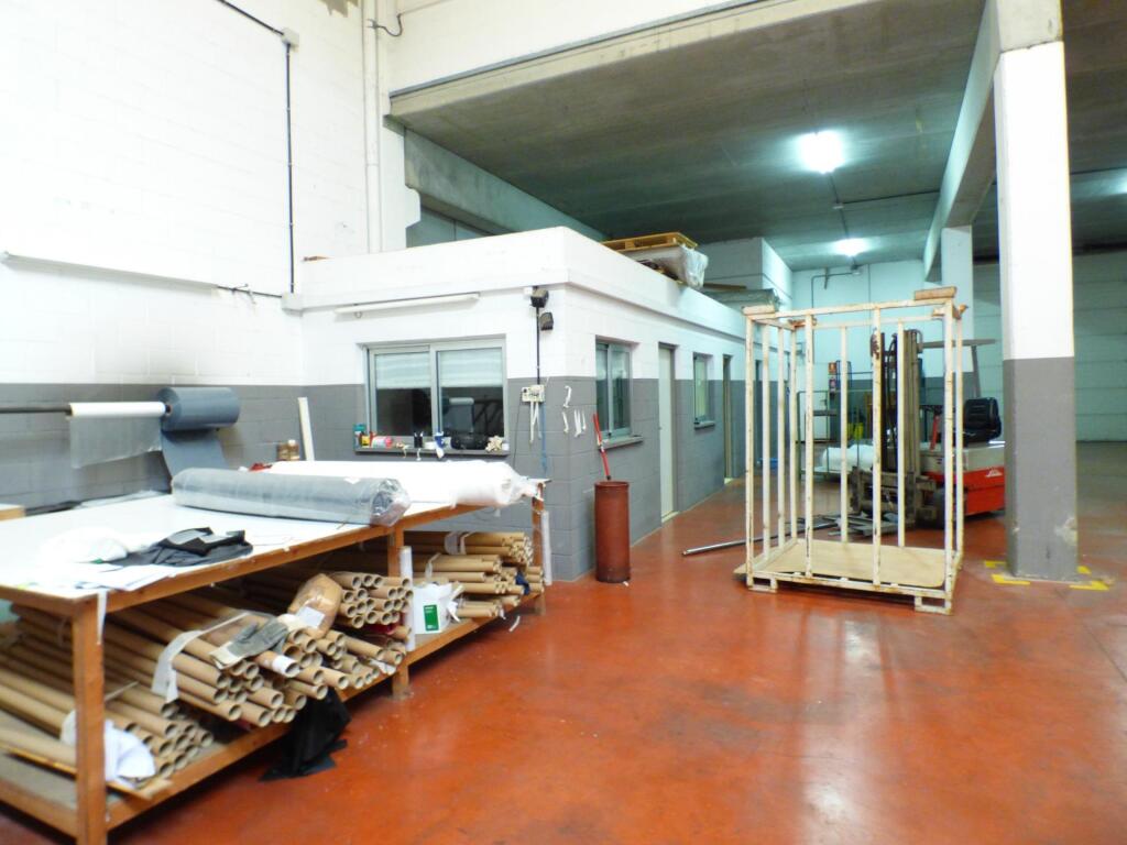 nave en venta en sant vicenç de castellet - poligono les vives foto grande (3)