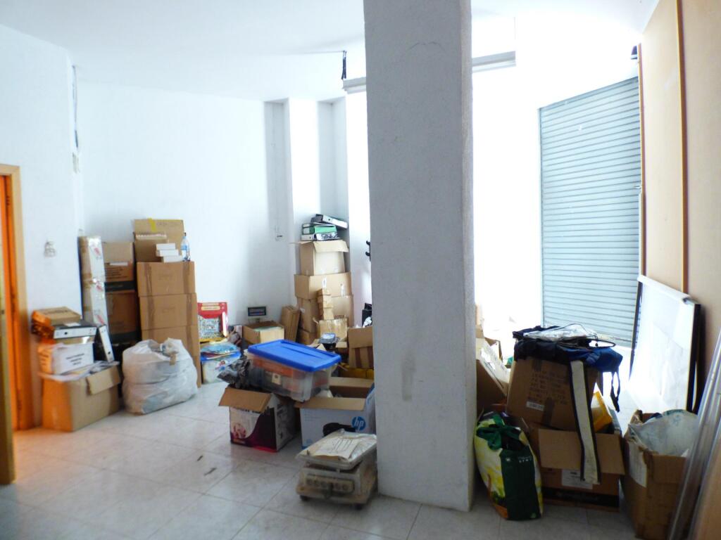 local comercial en alquiler en la zona de oms i de prat foto grande (2)
