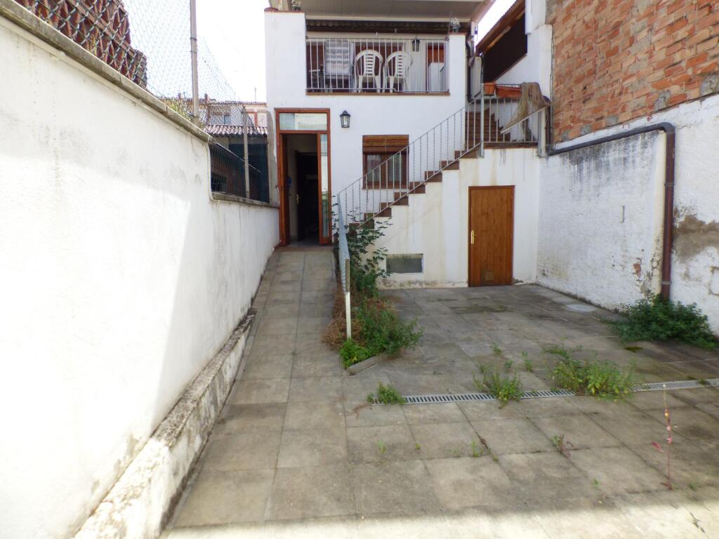 Foto casa en venta en navarcles con inquilino y muchas posibilidades