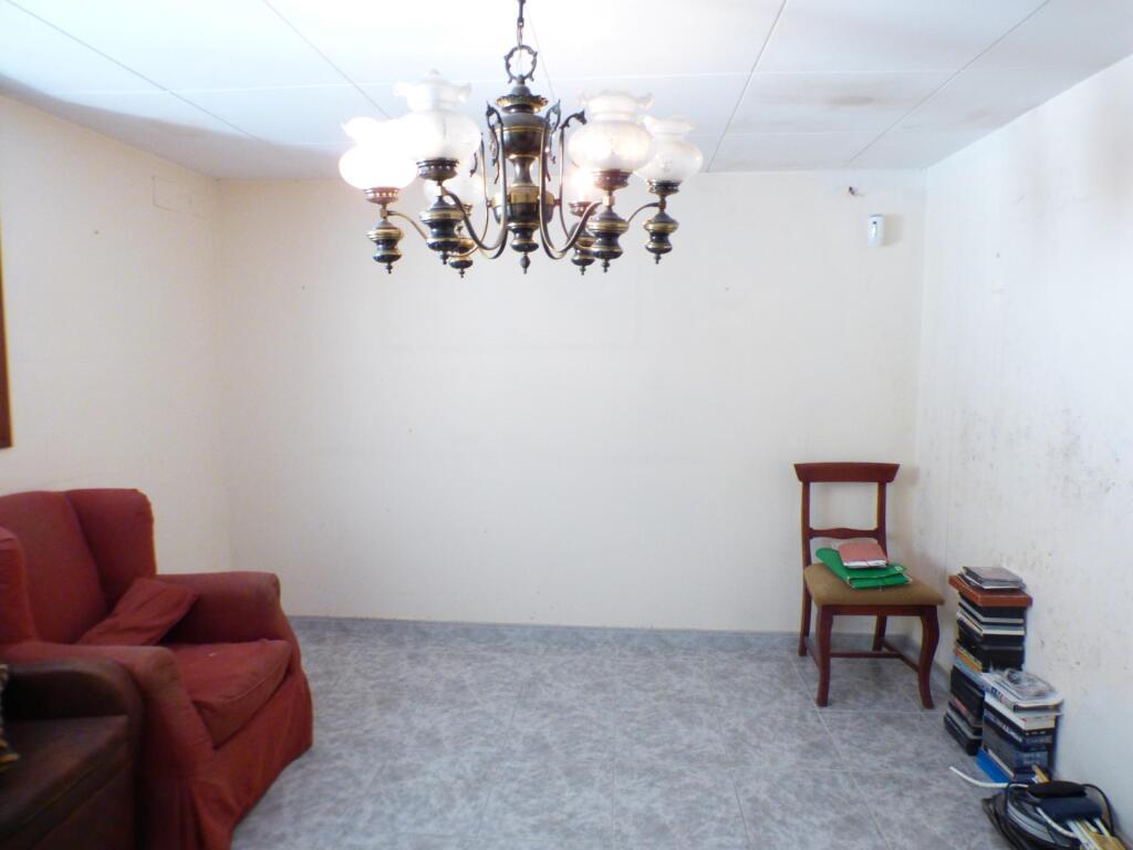 casa en venta en navarcles con inquilino y muchas posibilidades foto grande (3)