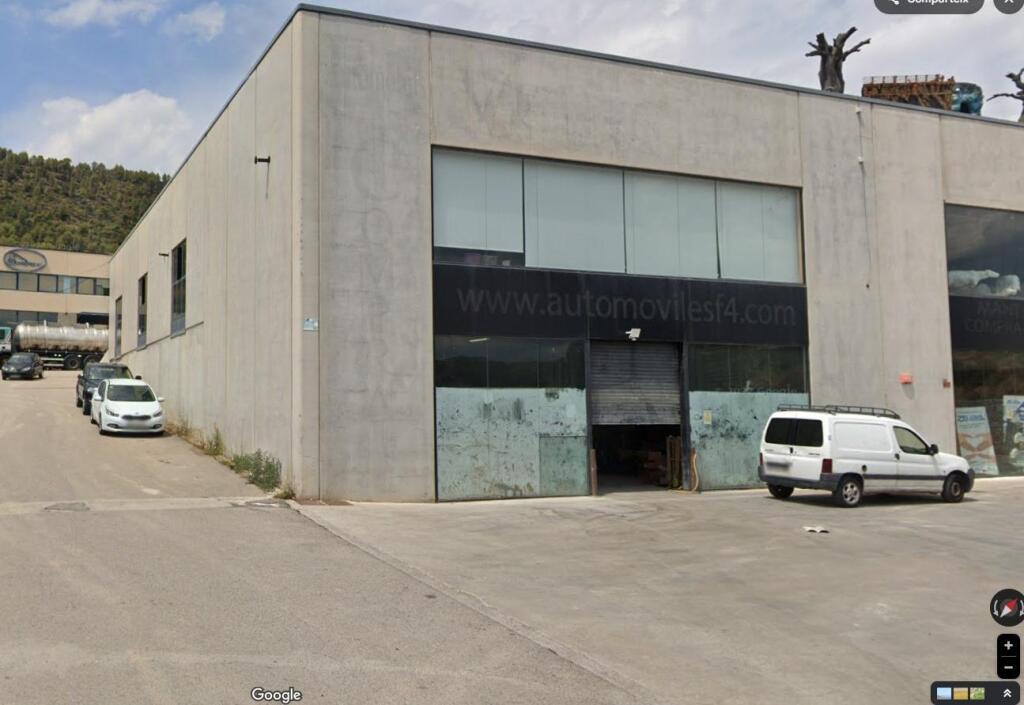 Foto nave industrial de alquiler en zona privilegiada de la c-55 en castellgalí a pie de carretera