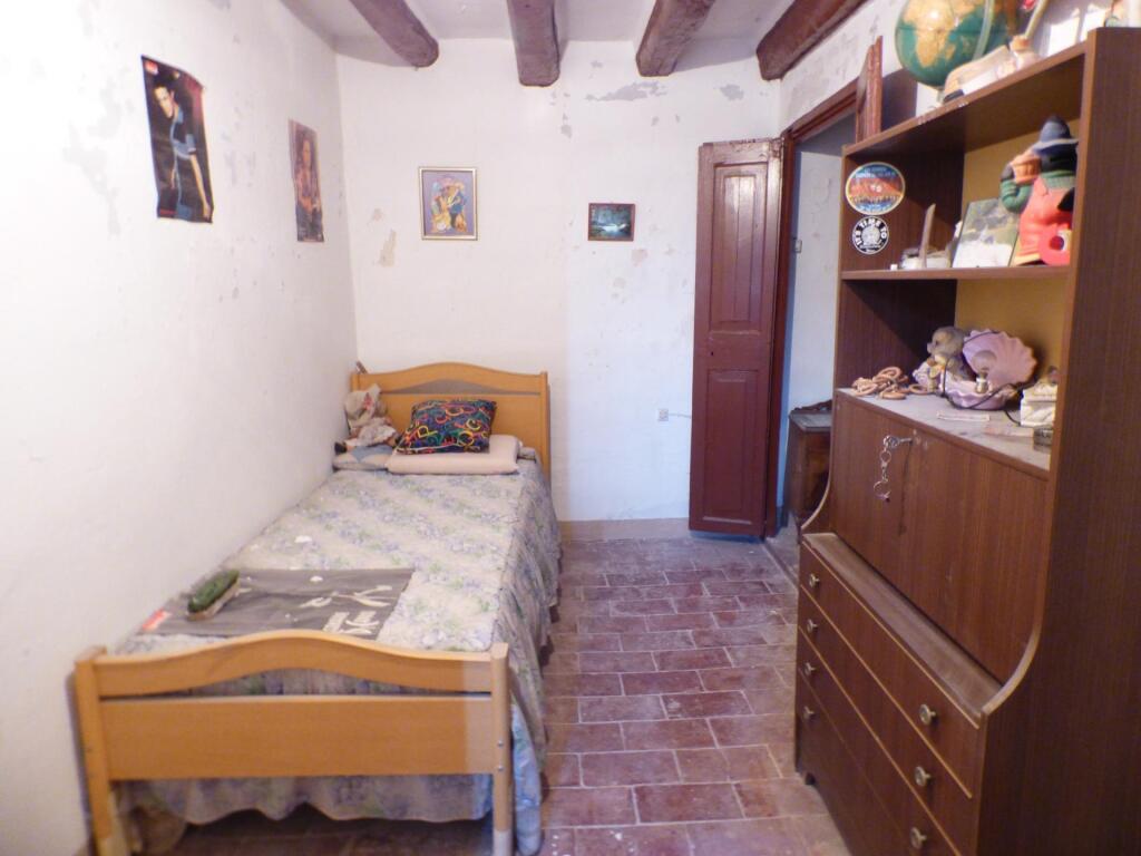 casa  en artès para reformar para grandes familias o para hacer 6 apartamentos. ideal inversores foto grande (2)