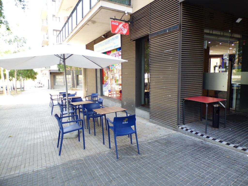 Foto ? bar cafetería en traspaso – zona bases de manresa, junto al cap bages