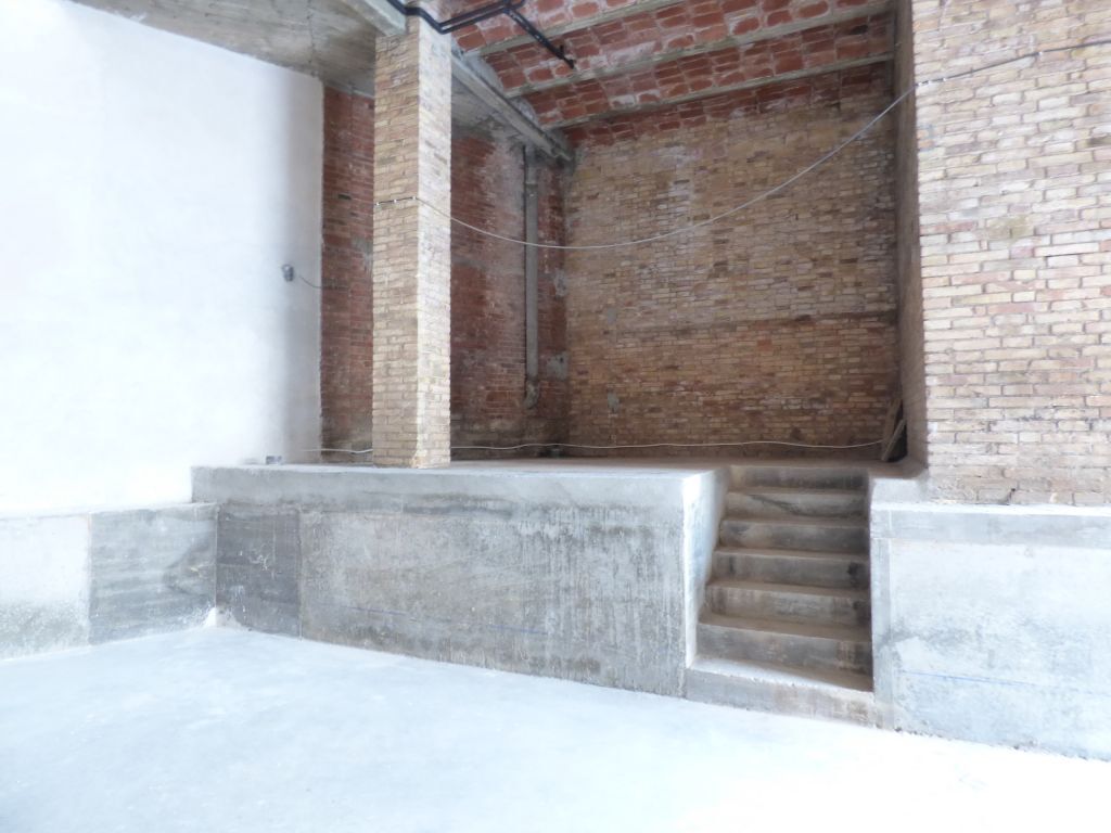 LOCAL COMERCIAL EN VENTA EN LAS BASES DE MANRESA