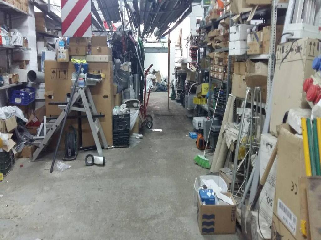 local comercial en venta diáfano con tienda, almacén y oficina en zona oms i de prat foto grande (2)