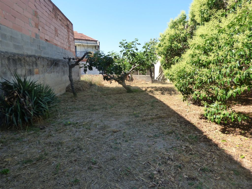 Foto ¡oportunidad! solar de 4463 m2 edificables en venta en el centro de santpedor ¡ideal constructores!