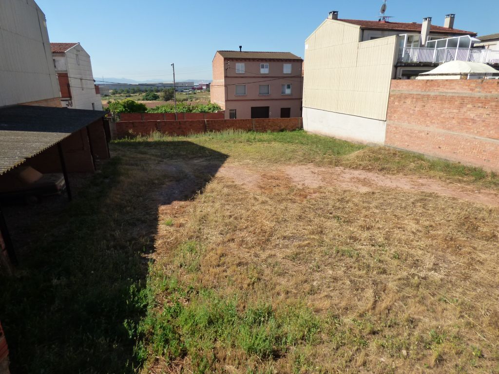 ¡oportunidad! solar de 4463 m2 edificables en venta en el centro de santpedor ¡ideal constructores! foto grande (2)