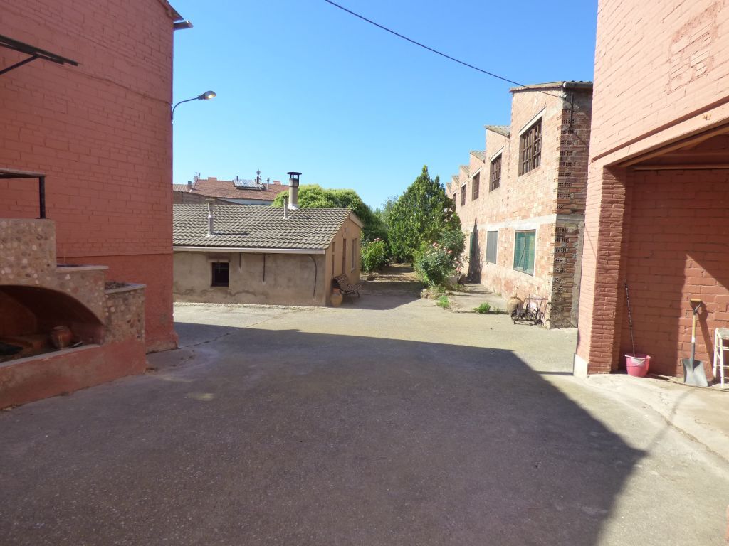 ¡oportunidad! solar de 4463 m2 edificables en venta en el centro de santpedor ¡ideal constructores! foto grande (3)