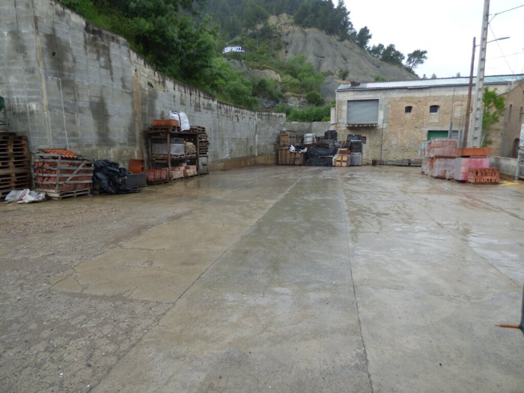 Foto solar en venta de 737m2 en mas planoi de castellgali para construir 30 pisos aprox.