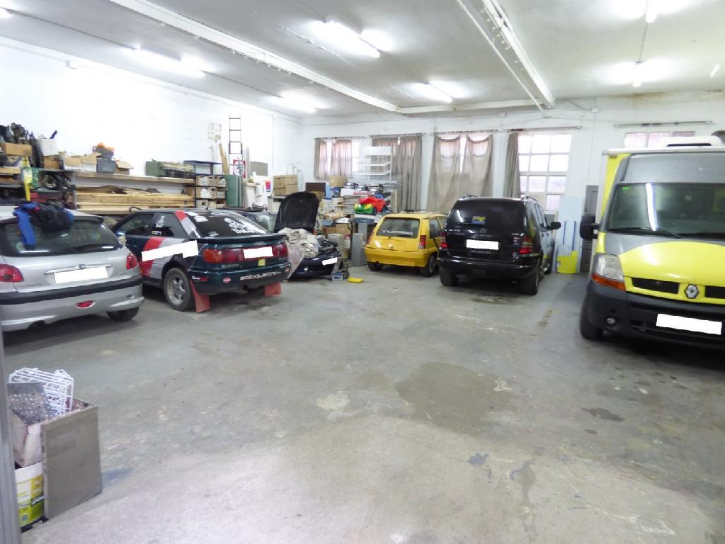nave industrial en venta en el casco urbano de manresa apta para edificar foto grande (2)