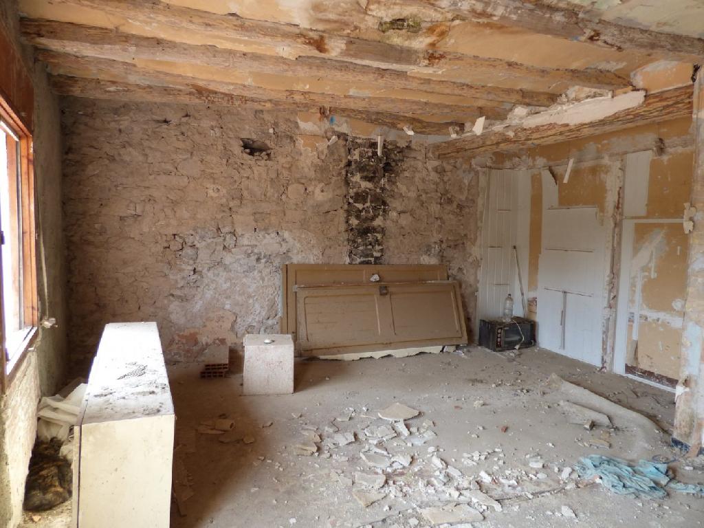 piso para reformar en zona tranquila de suria a un paso del centro en venta foto grande (3)