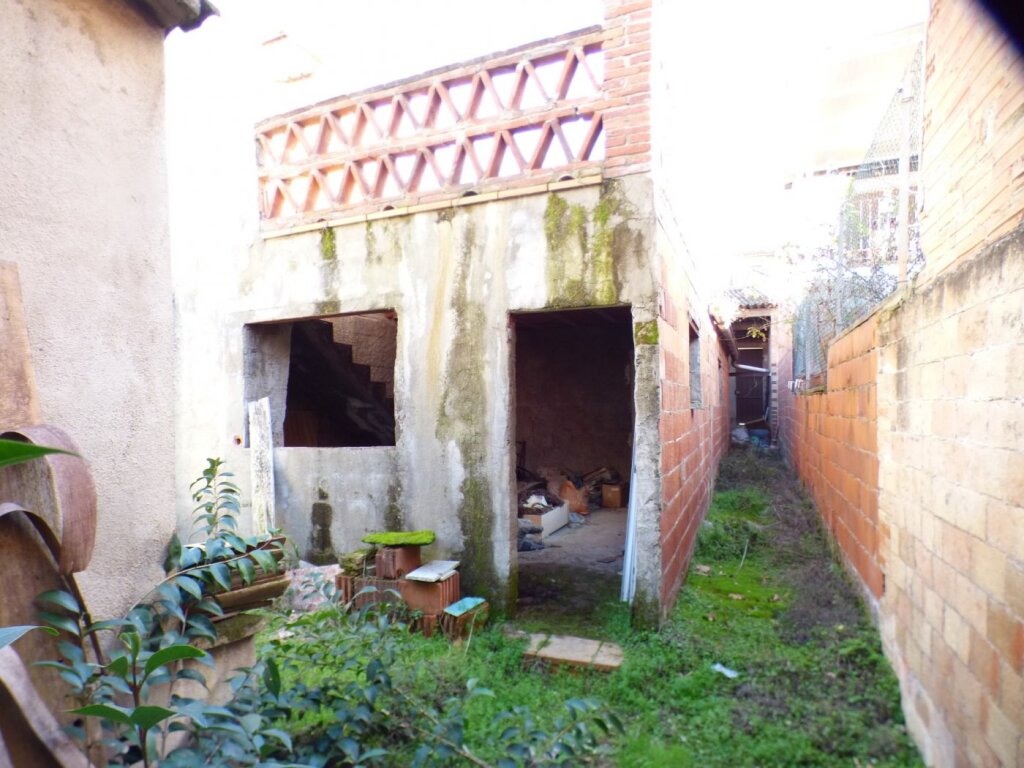 Foto casa en venta para reformar en el centro de navarcles