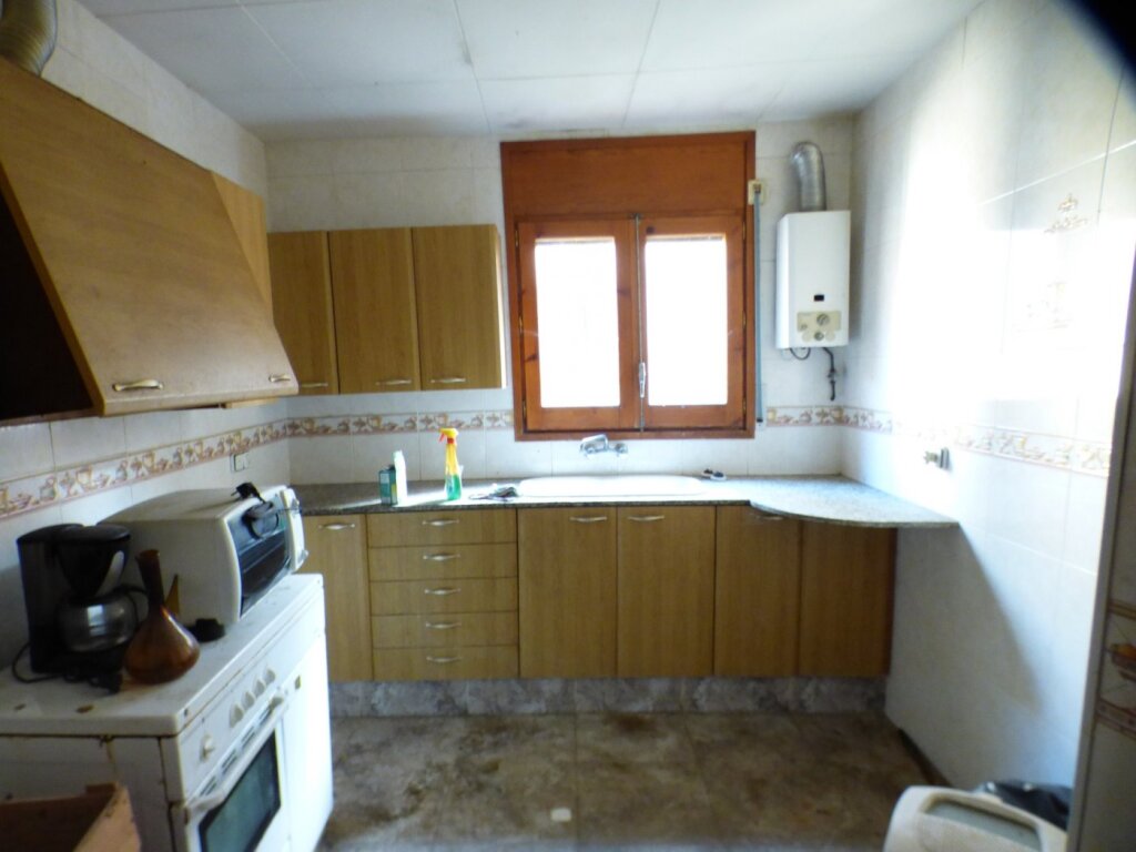 casa en venta para reformar en el centro de navarcles foto grande (2)