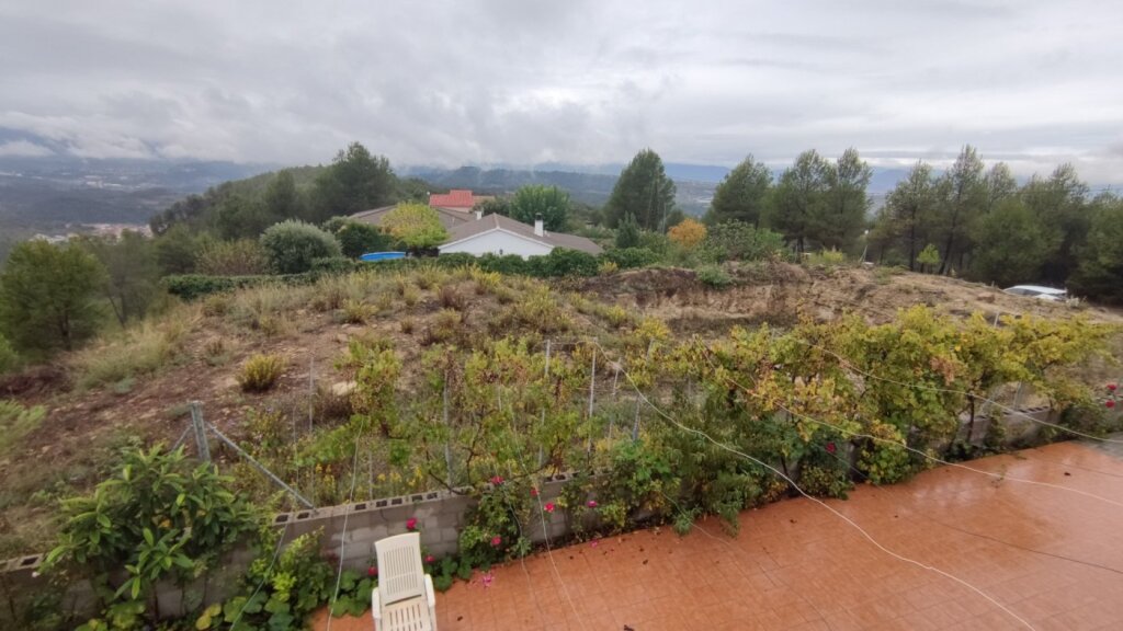 terreno semiplano en venta en la urbanización de river park del pont de vilomara. foto grande (2)