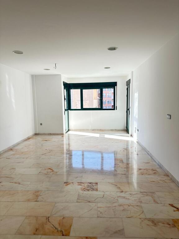 FANTÁSTICO PISO EN PLENO CENTRO DE MOTRIL