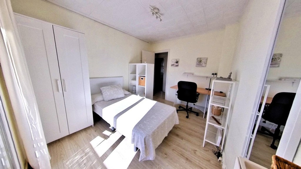 Tu hogar ideal en Alicante: reformado y luminoso - foto 46