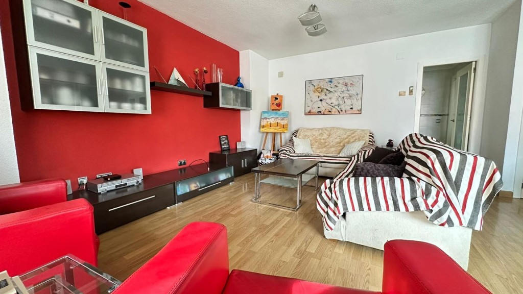 Piso de 3 dormitorios en el centro de Almoradí.