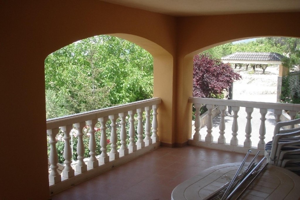 PRECIOSO CHALET EN BENILLUP - foto 6