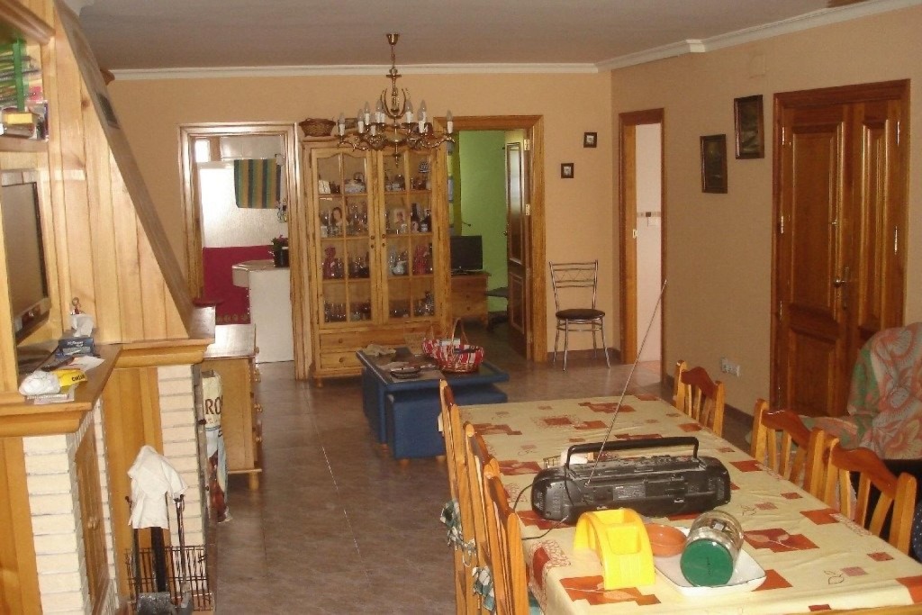 PRECIOSO CHALET EN BENILLUP - foto 9