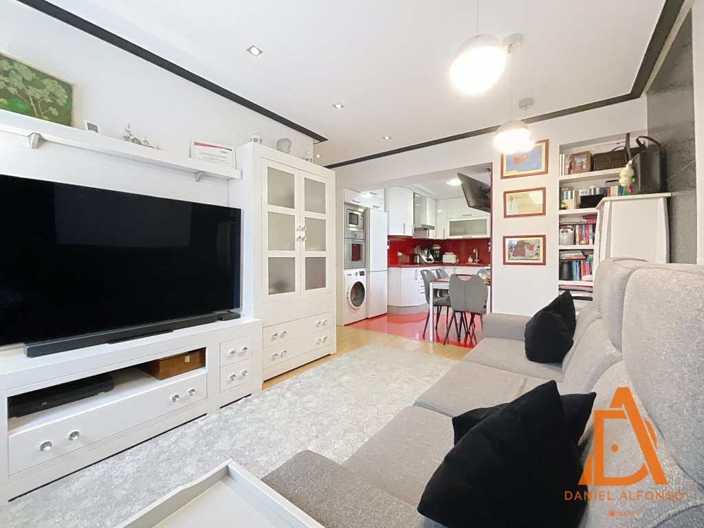 Todo exterior, luz y comodidad a un paso del centro