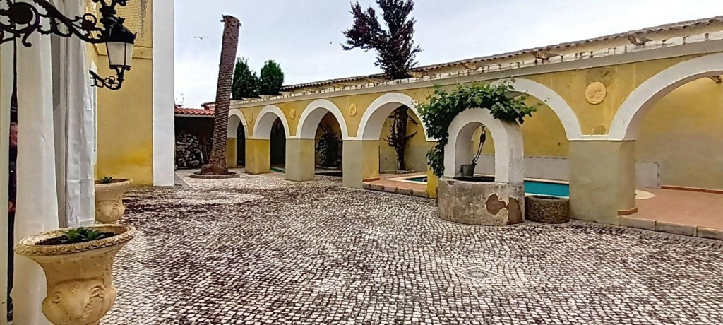 Espectacular Casa Señorial de Estilo Colonial – Una Joya His - foto 61