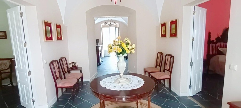 Espectacular Casa Señorial de Estilo Colonial – Una Joya His - foto 43