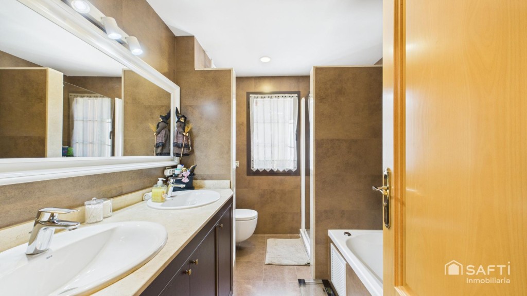 Espectacular casa con piscina privada - Puig de Ros - Calle  - foto 25