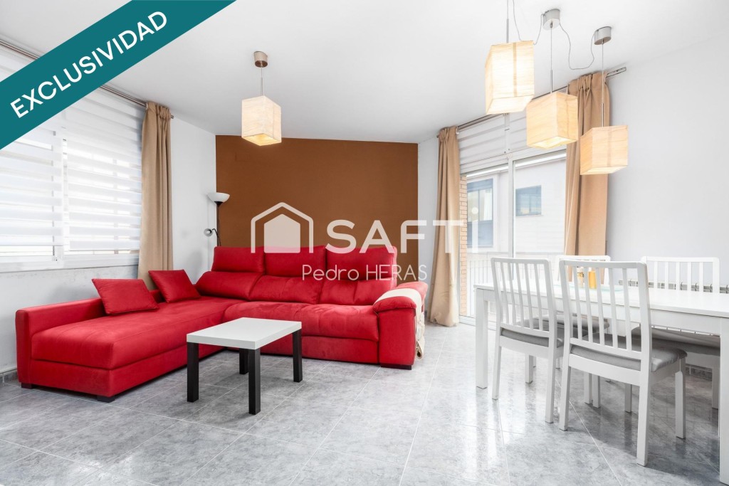 piso de 3 habitaciones, 2 baños con parking y  2 trasteros.