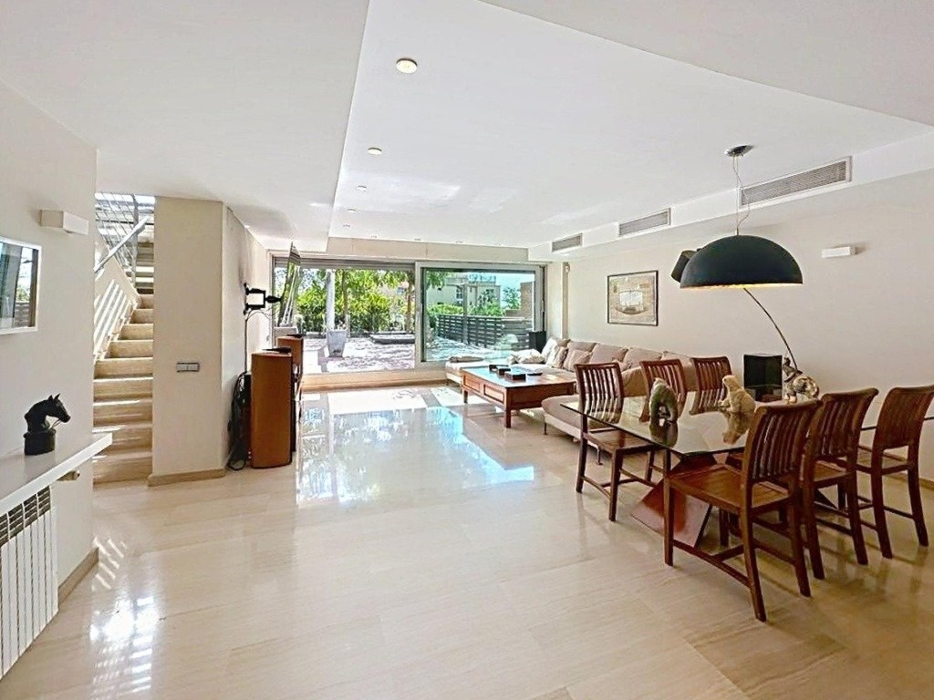 Espectacular Casa con jardín y vista en la Bonanova - foto 5